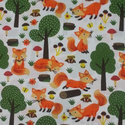 Bavlna oranžové lišky v lese