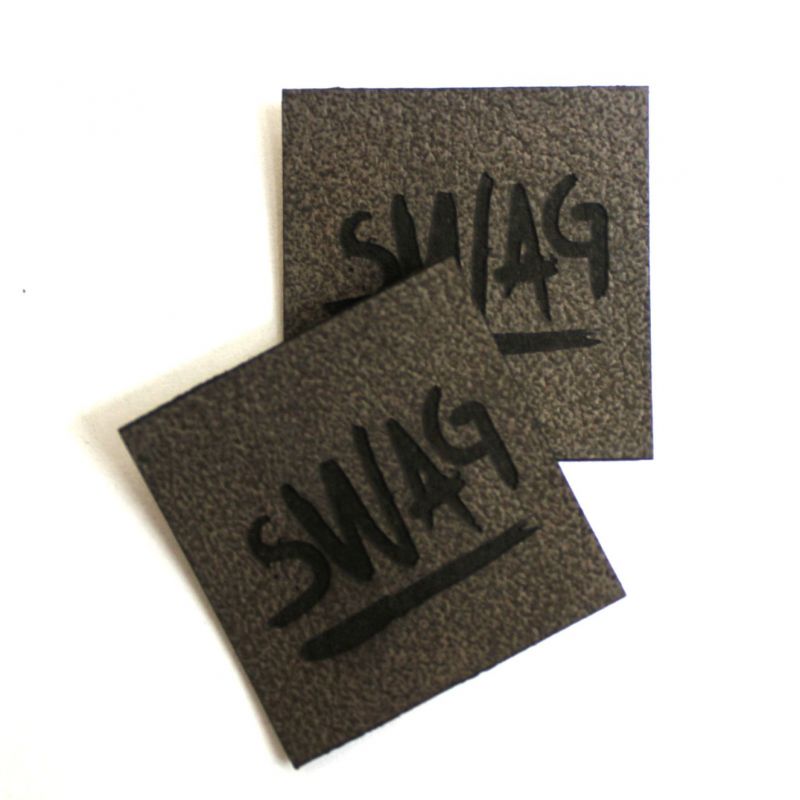 Koženkový štítek gravír - " SWAG" vyrobeno v EU