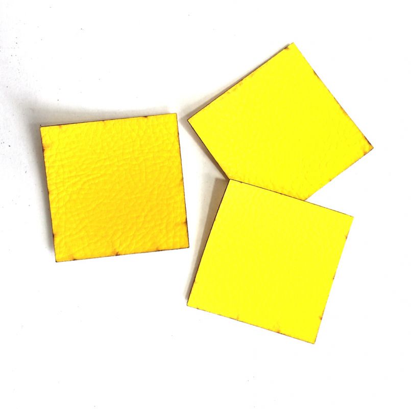 Koženkový čtvereček - jasně žlutá vyrobeno v EU