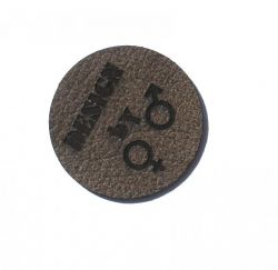 Koženkový štítek gravír - " design by " - varianty vyrobeno v EU