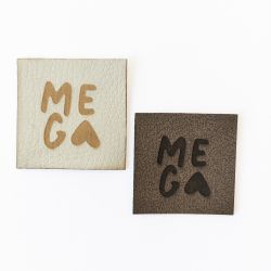Koženkový štítek gravír - " MEGA"- varianty | " MEGA" - světlý, " MEGA" - tmavý
